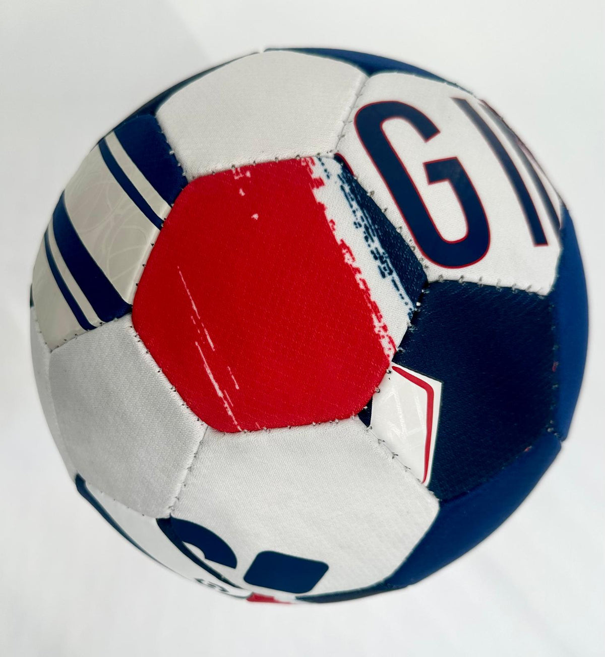 Paris Saint-Germain - Le ballon de football upcyclé