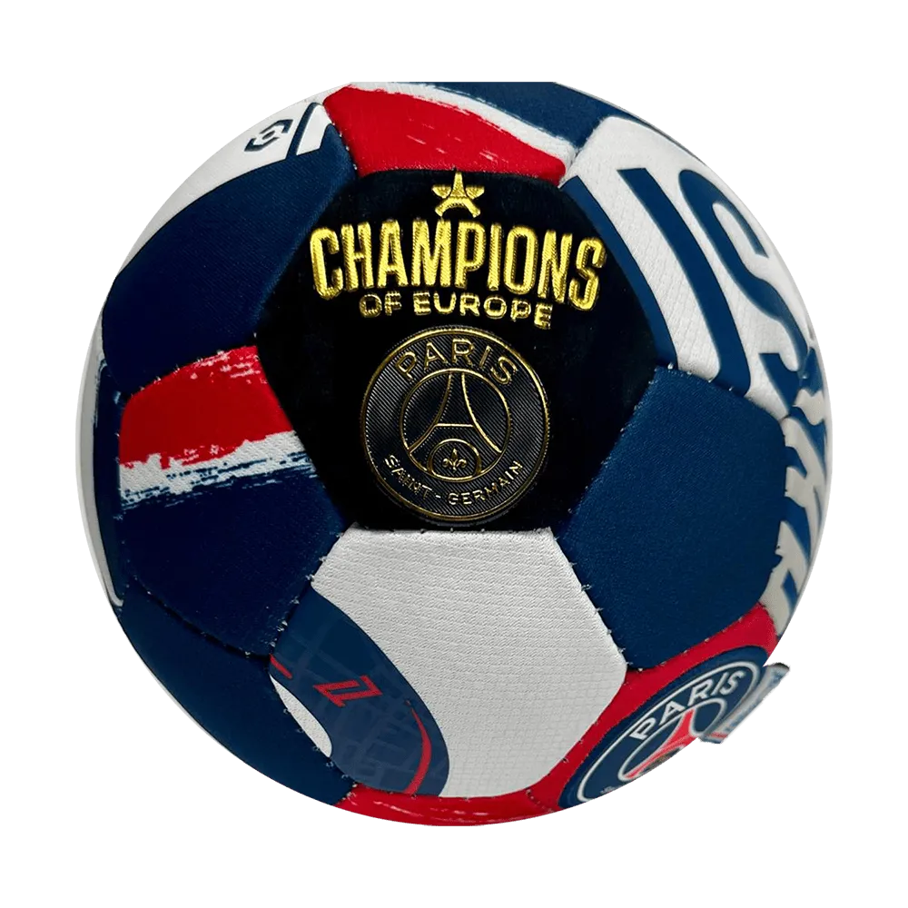 Paris Saint-Germain - Le ballon de football upcyclé