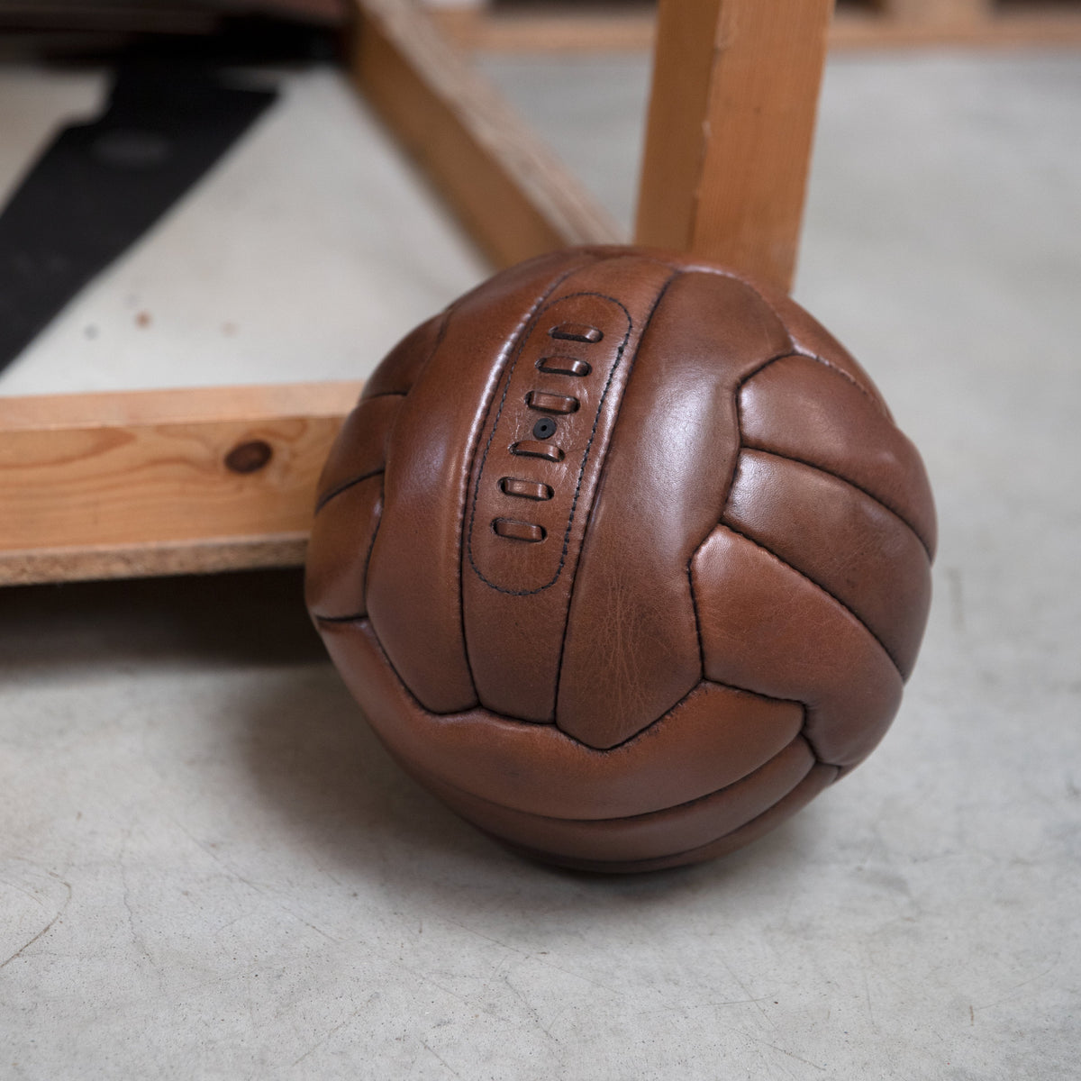 Le Vintage 1950 - Ballon de football en cuir (personnalisable)