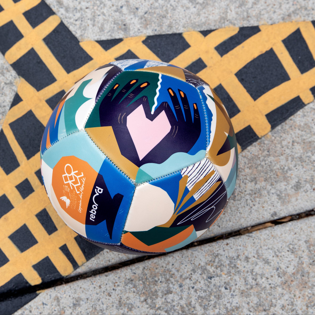 Secours Populaire x Collectif La Douceur x Rebond – Ballon de football