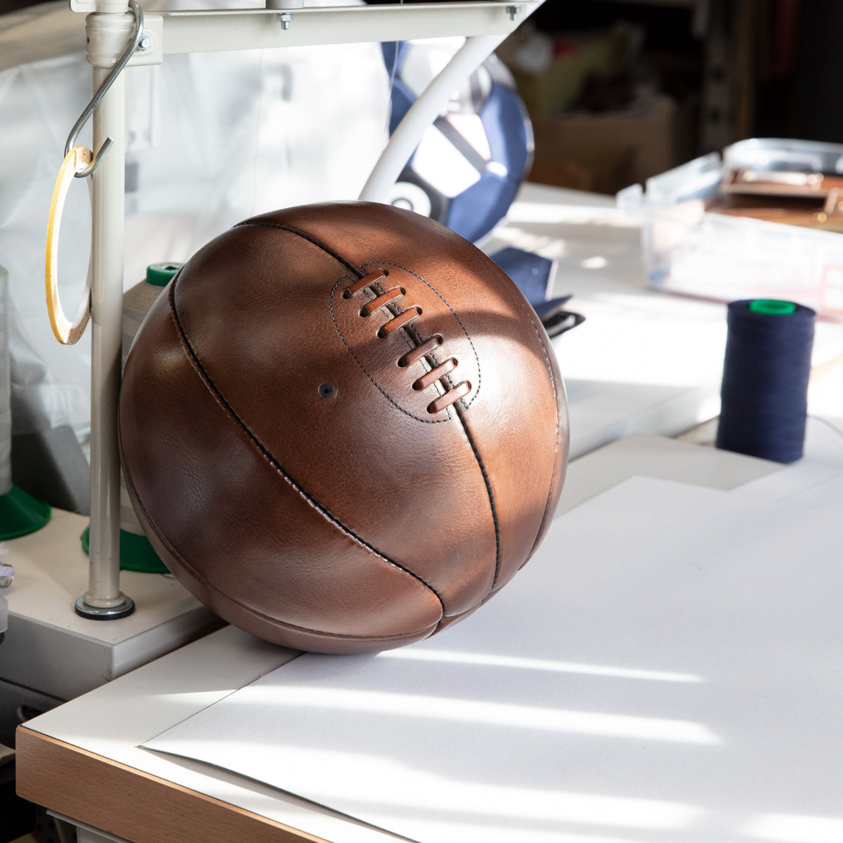 Le Vintage - Ballon de basket-ball en cuir (personnalisable)