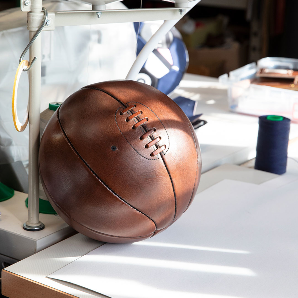 Ballon de foot personnalisable édition vintage en cuir naturel